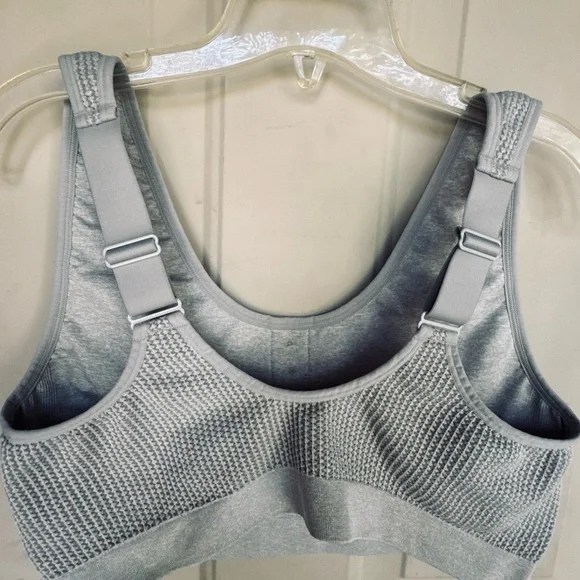 Stylish Gray Textured Women's Cropped Tank/Bra - Picture 3 of 9